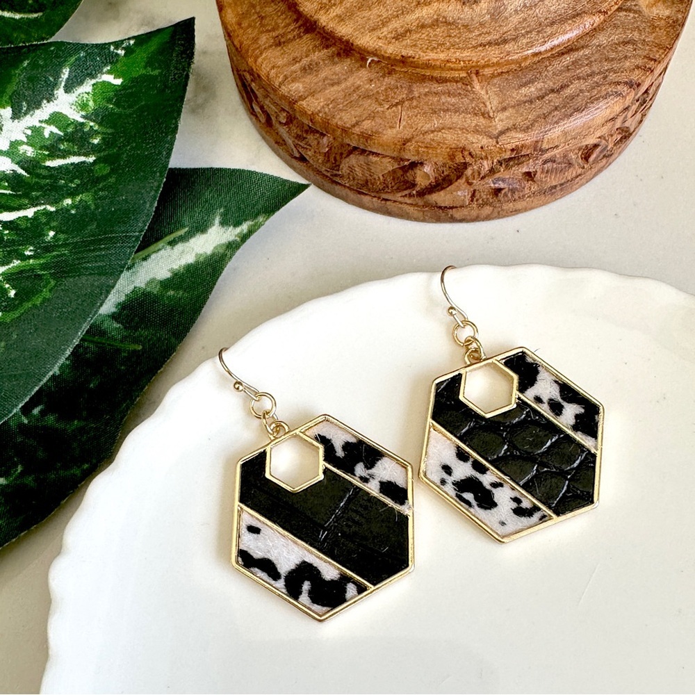 2/$30🌵 Faux Leather Cow Print Hexagon Earrings Gold Tone Western Jewelry NEW